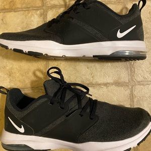 Nike Women’s Air Bella Trainer size 10